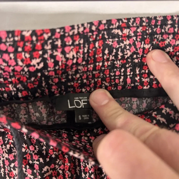 Ann Taylor Loft Shorts Women's Small Pink Red Floral Print Drawstring Pull on - Picture 5 of 7